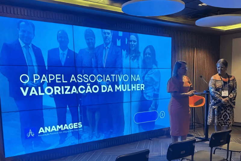 A Diretora da Justiça Eleitoral da ANAMAGES, Desembargadora Kárin Liliane Lima Emmerick e Mendonça (TJMG), representou a entidade no evento