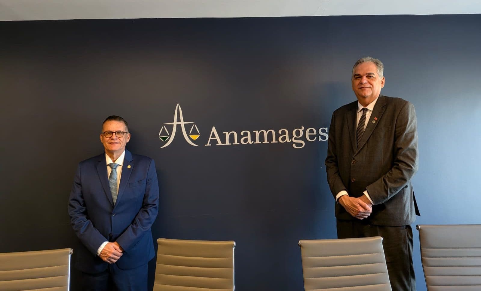 Conselheiro da ANAMAGES acompanha Presidente do TJPB em visita à sede da entidade em Brasília
